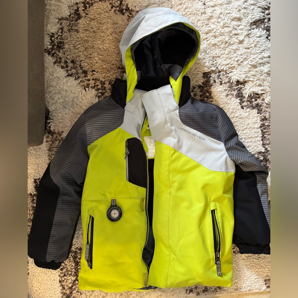 Obermeyer boy’s size 5 winter coat in gently used condition